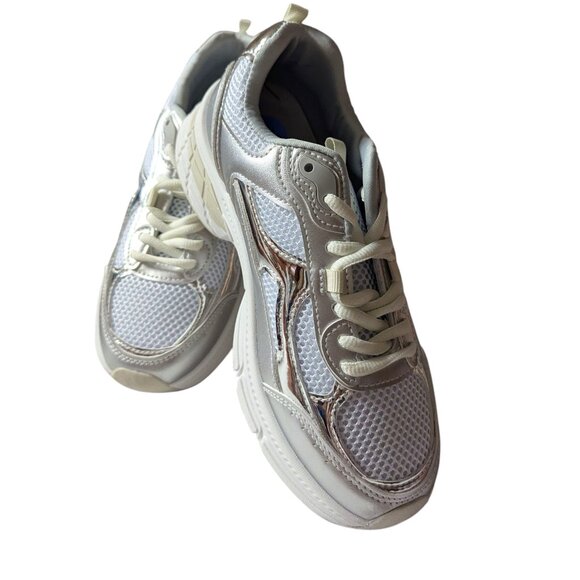 Madden Girl Womens White Mesh w/Silver Metallic Lace Up Cushion Sneaker Size 7.5 - Picture 1 of 10